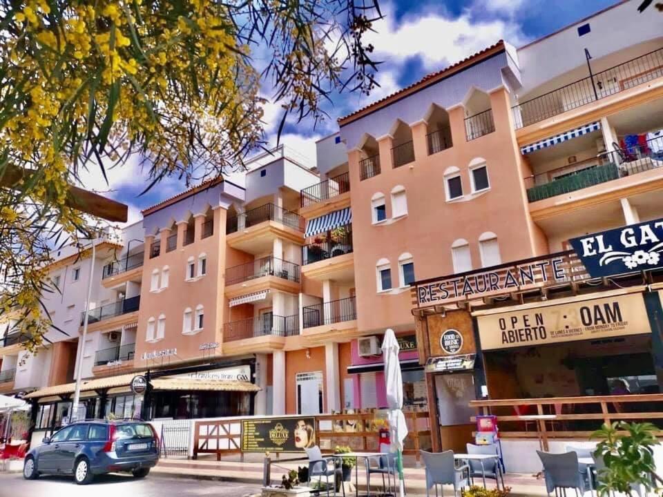 Lovely Apartment In Playa Flamenca Orihuela Exterior foto
